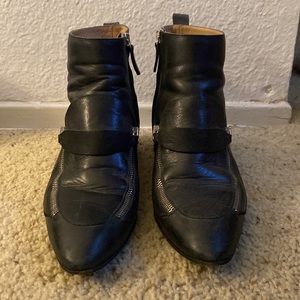 Chloe size 39 black zip bootie